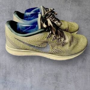 Nike Free RN Flyknit Shoes Men’s Size 12 Olive